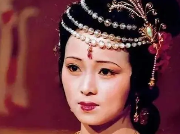 红楼梦中秦可卿是个可怜人，为什么这么说？