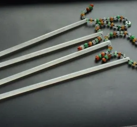 玉簪与玉筷：一段跨越千年的美食文化传承
