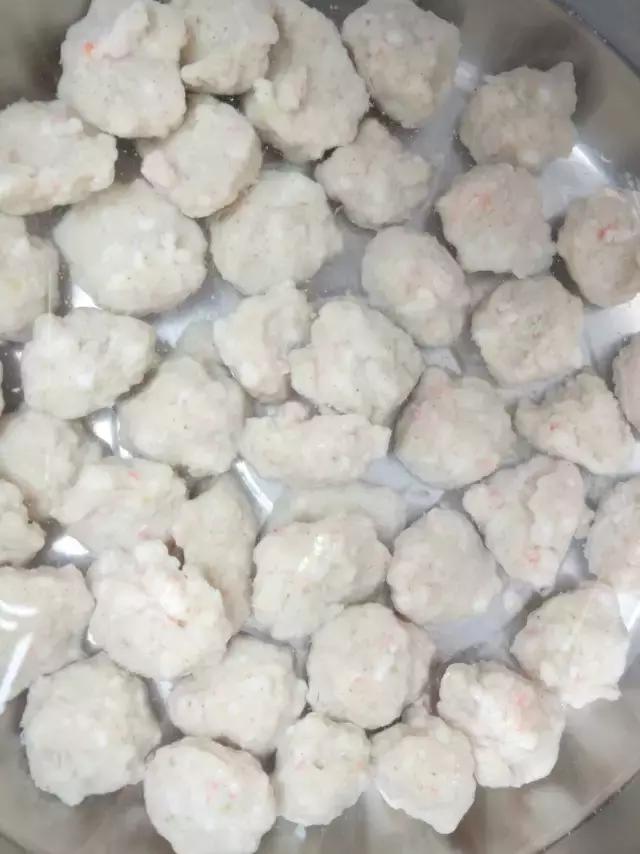 宝宝辅食虾丸怎么做（手把手教你做宝宝最爱吃的虾丸）